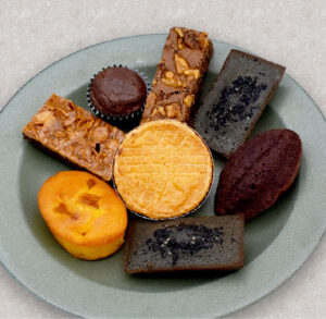 素材にこだわり見た目もキュートな焼き菓子神戸店限定の黒ごまフィナンシェも組み合わせOK！